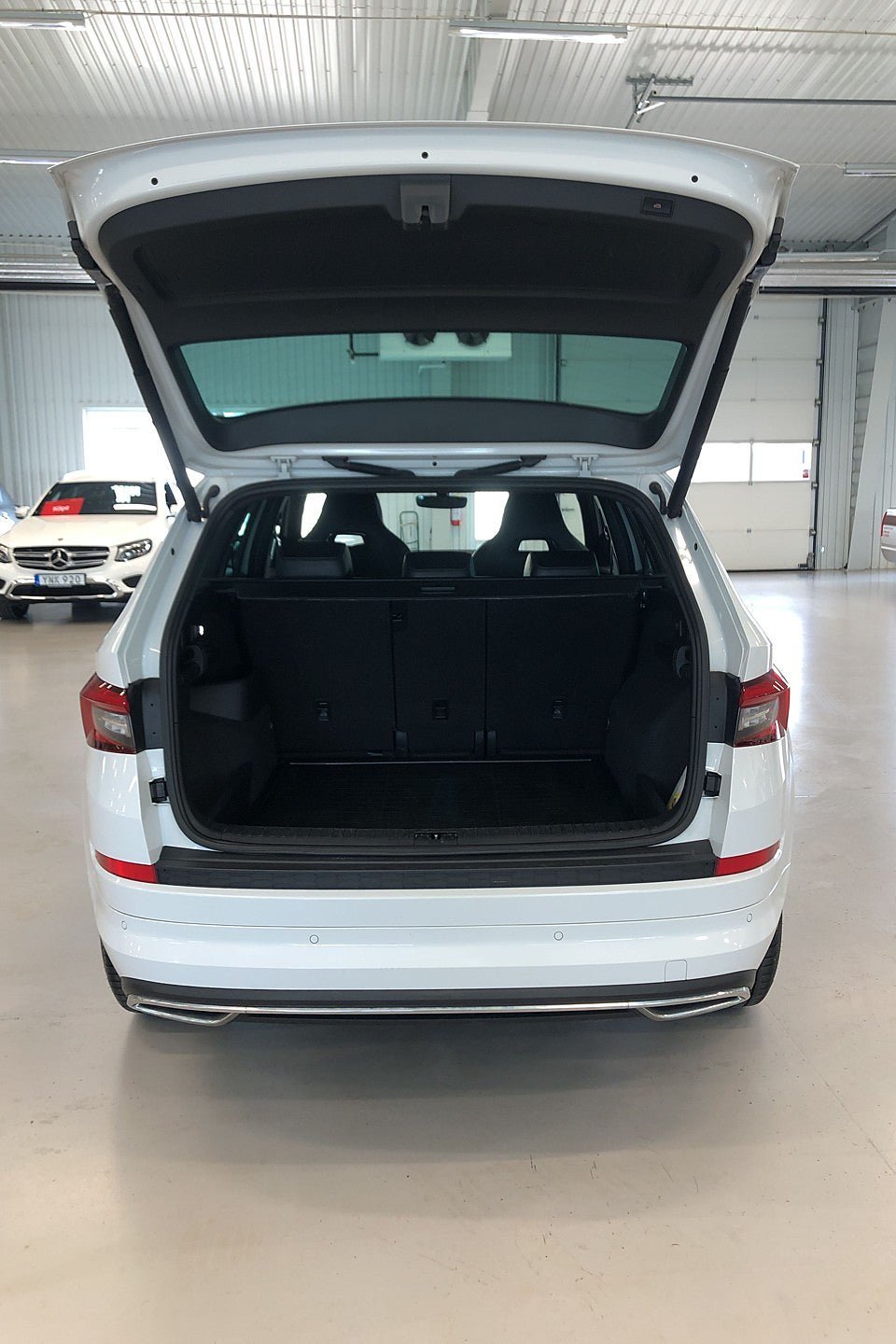 Vehicle Image 7