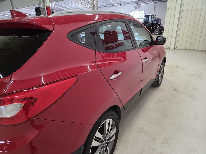 Vehicle Image 6