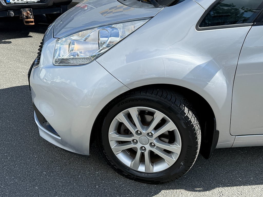 Vehicle Image 8