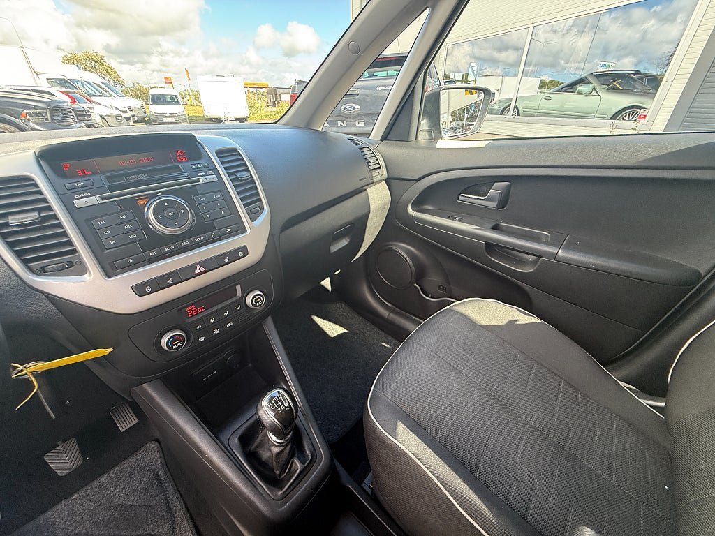 Vehicle Image 15