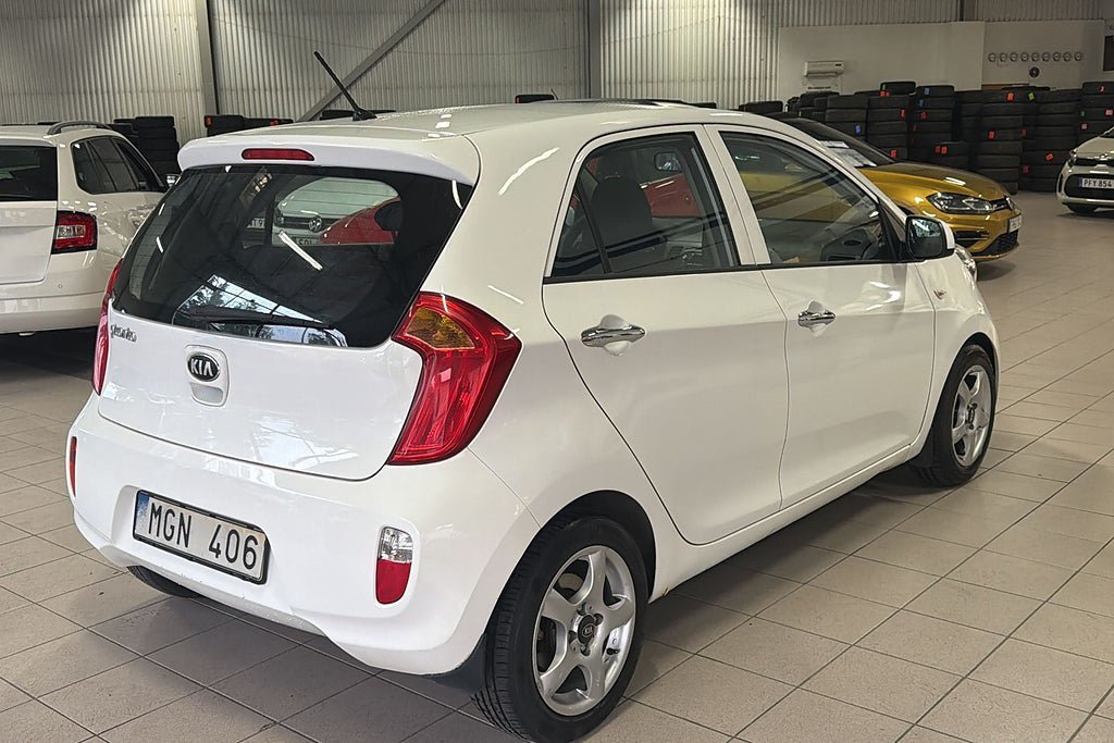 Vehicle Image 6