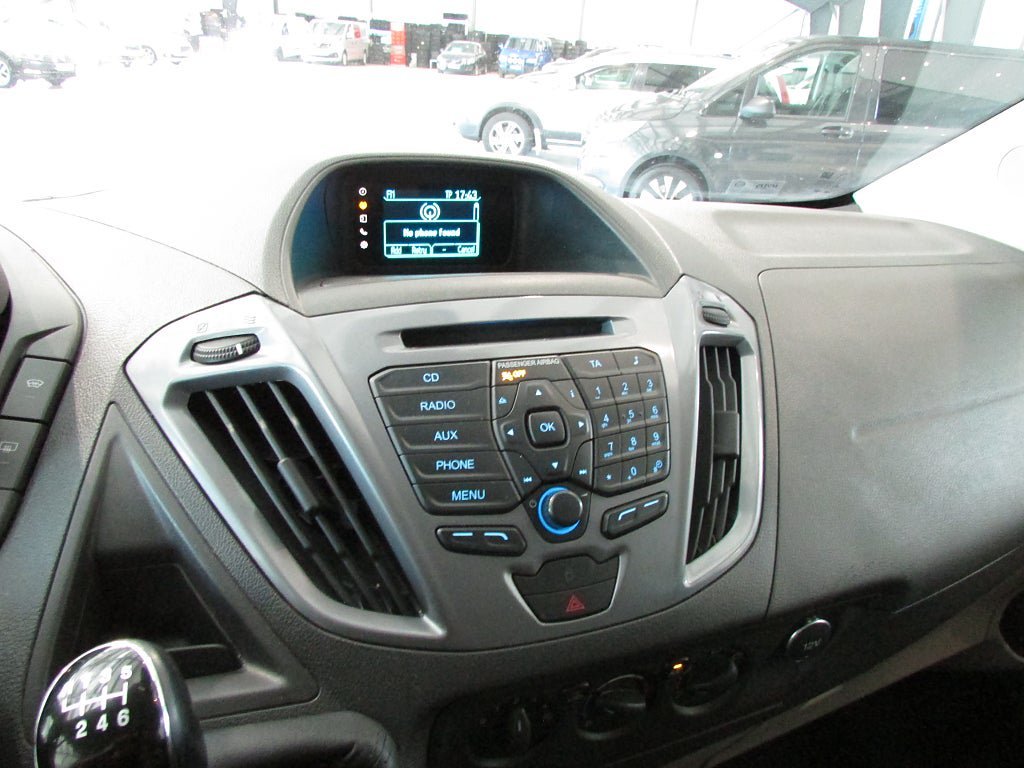 Vehicle Image 16