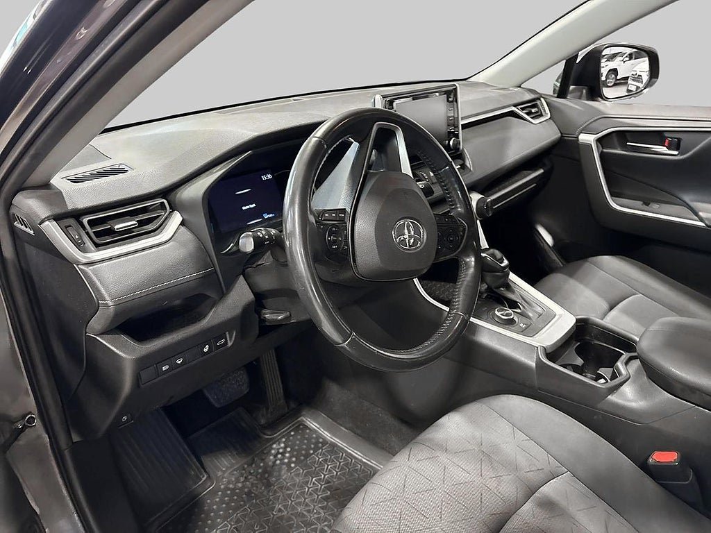 Vehicle Image 14