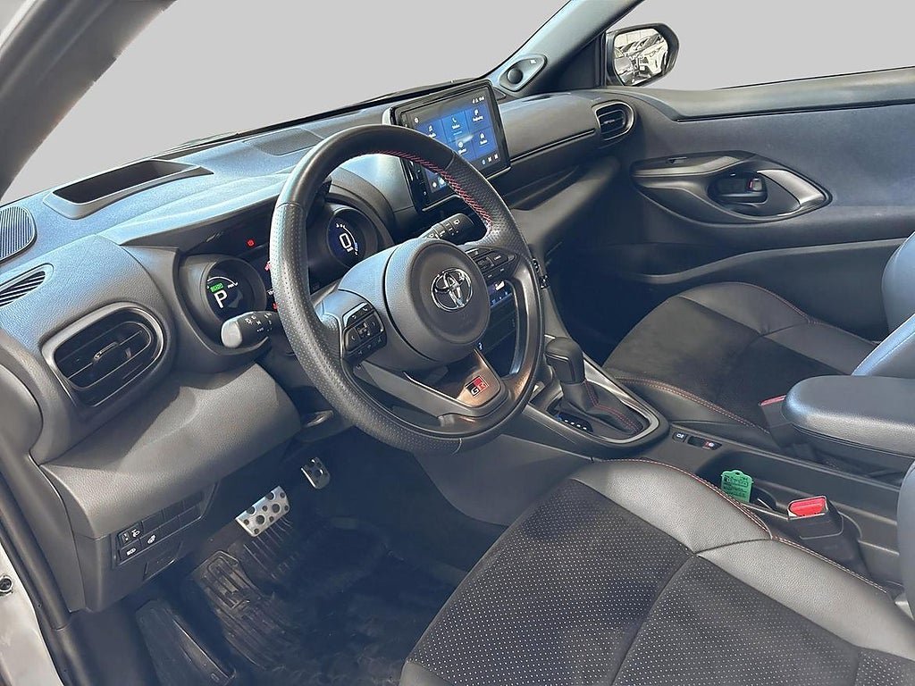 Vehicle Image 28