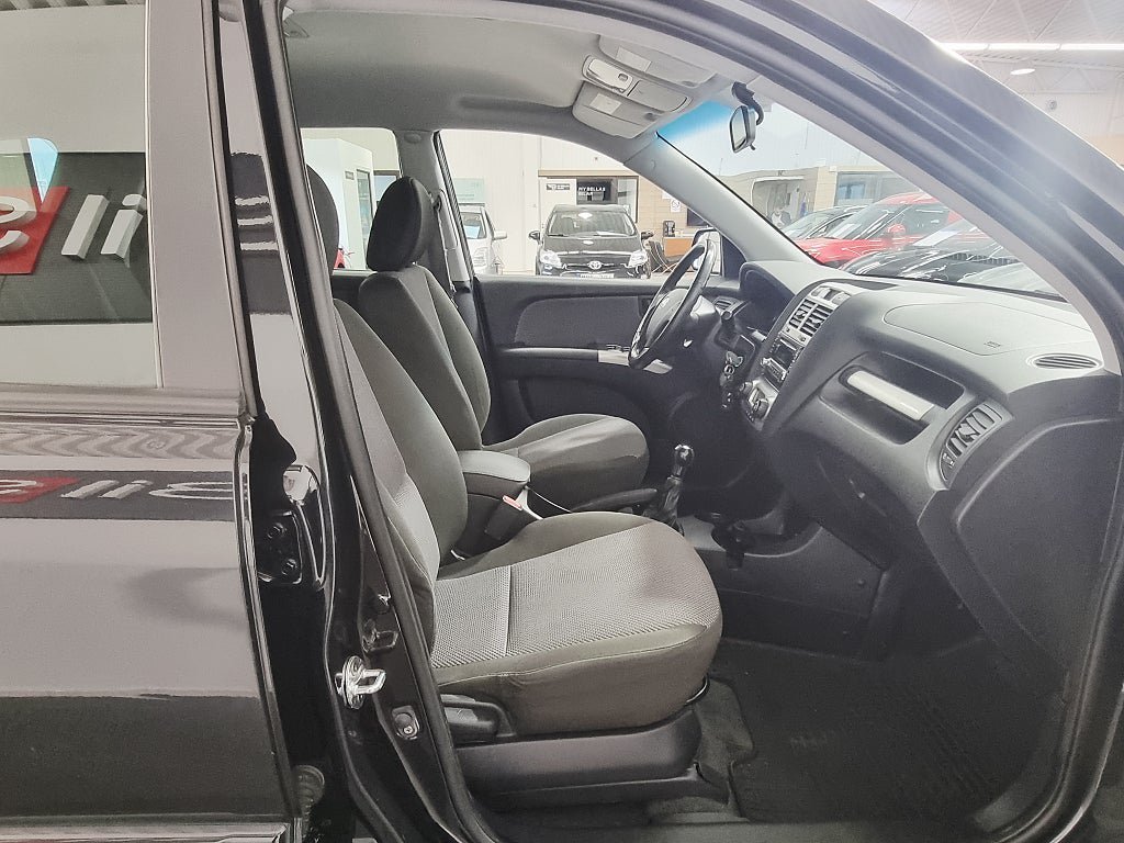 Vehicle Image 16