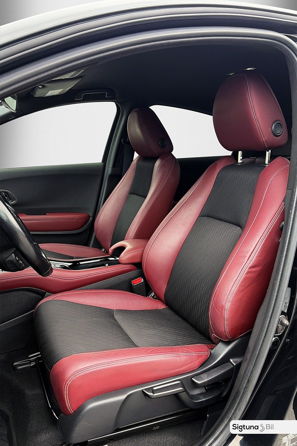 Vehicle Image 11