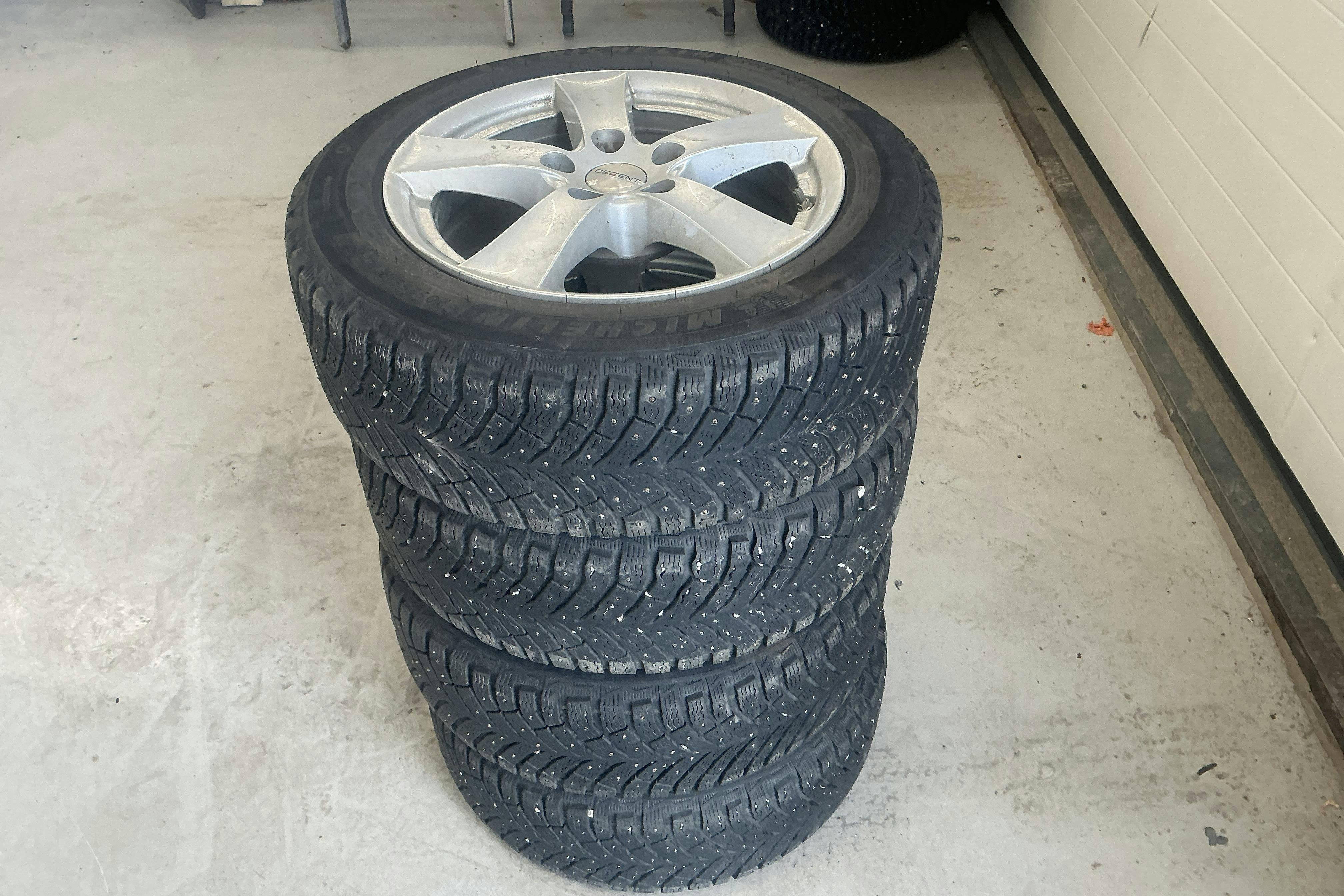 Vehicle Image 11