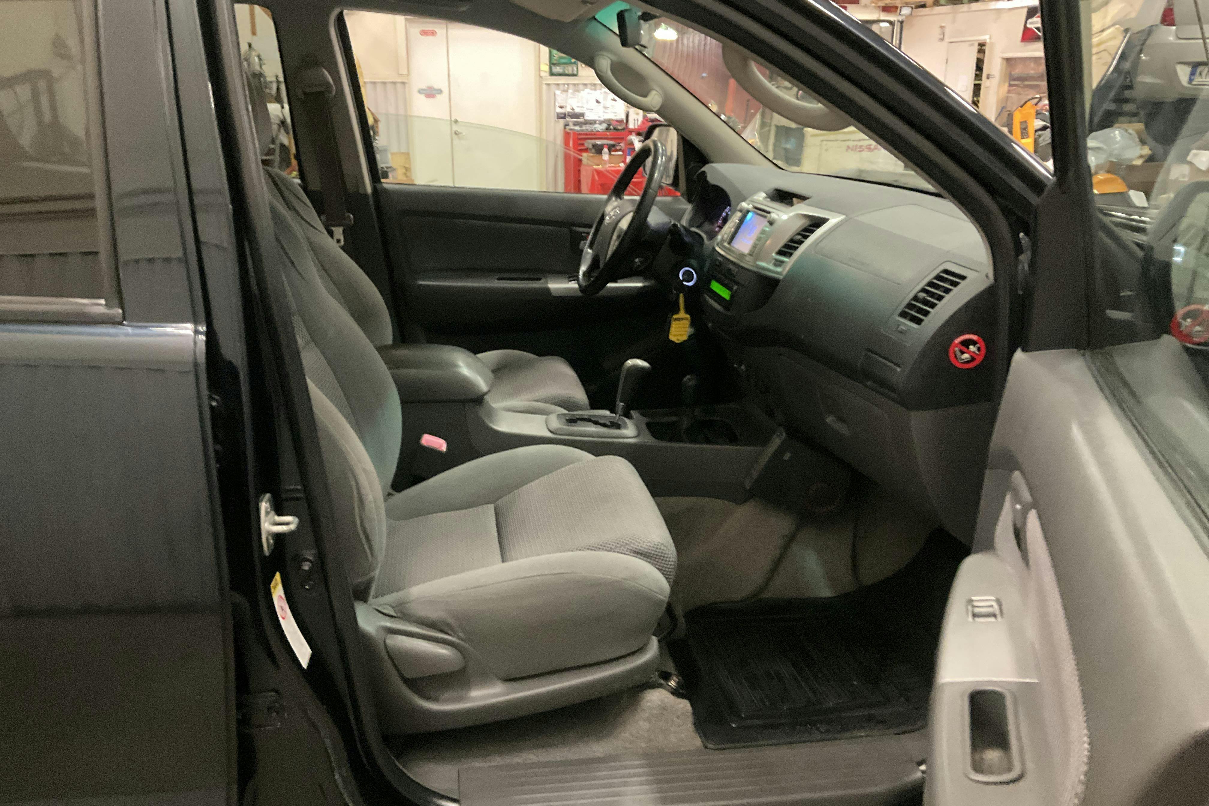 Vehicle Image 12