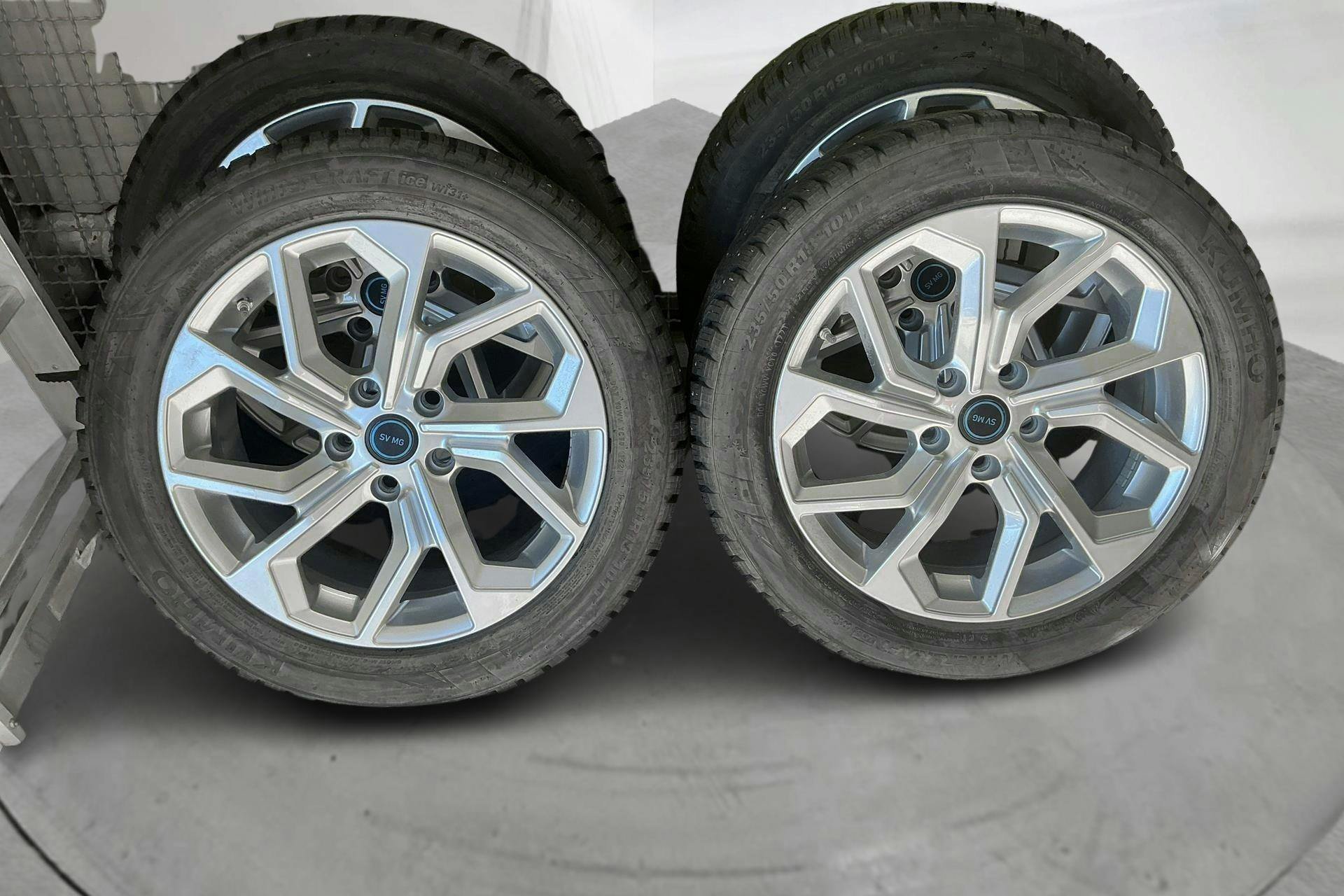 Vehicle Image 21