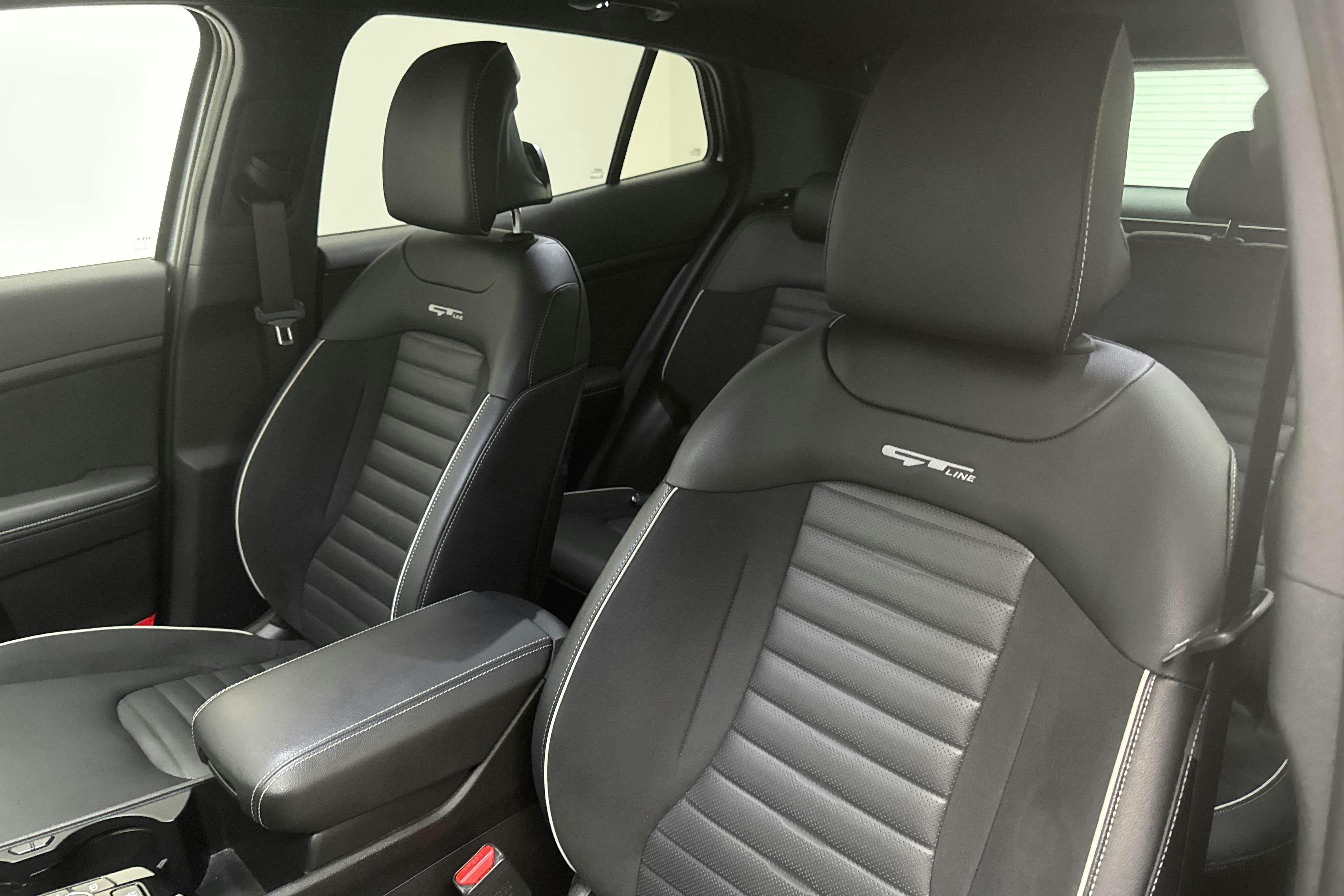 Vehicle Image 15