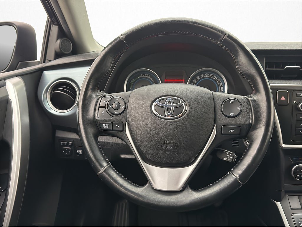 Vehicle Image 12