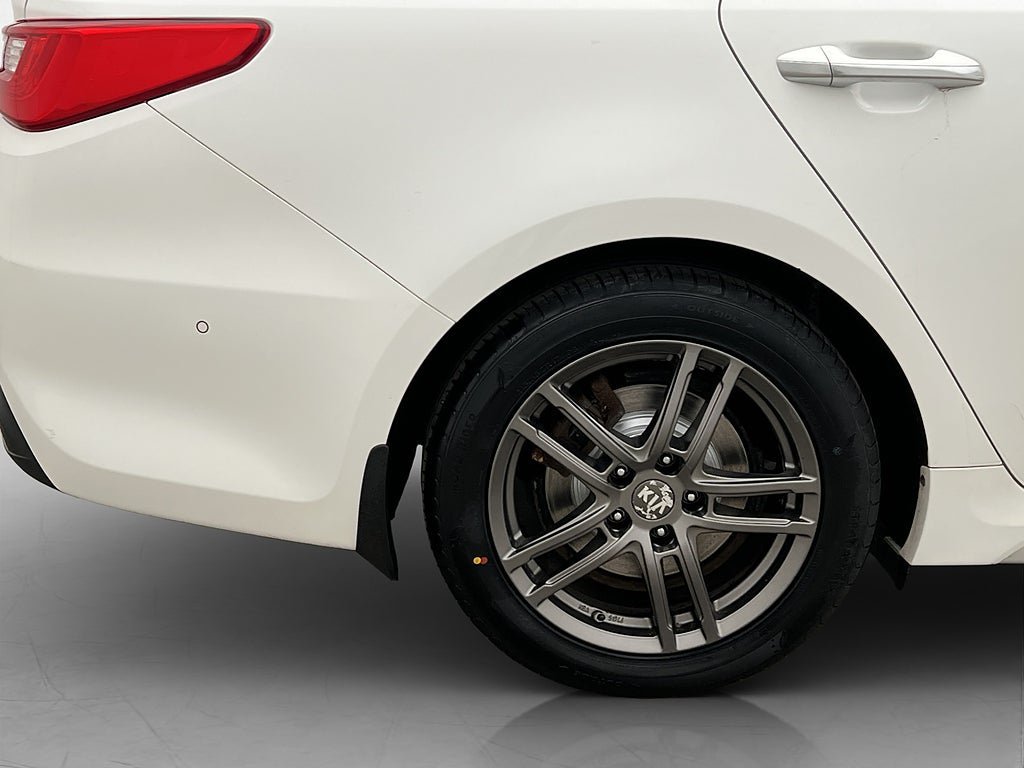Vehicle Image 30