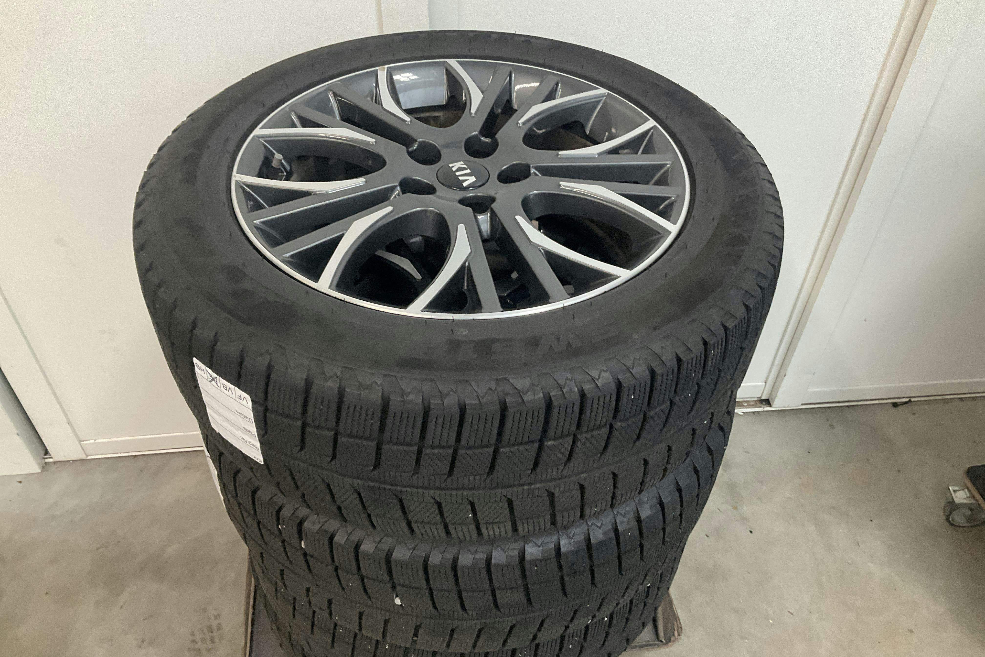 Vehicle Image 19