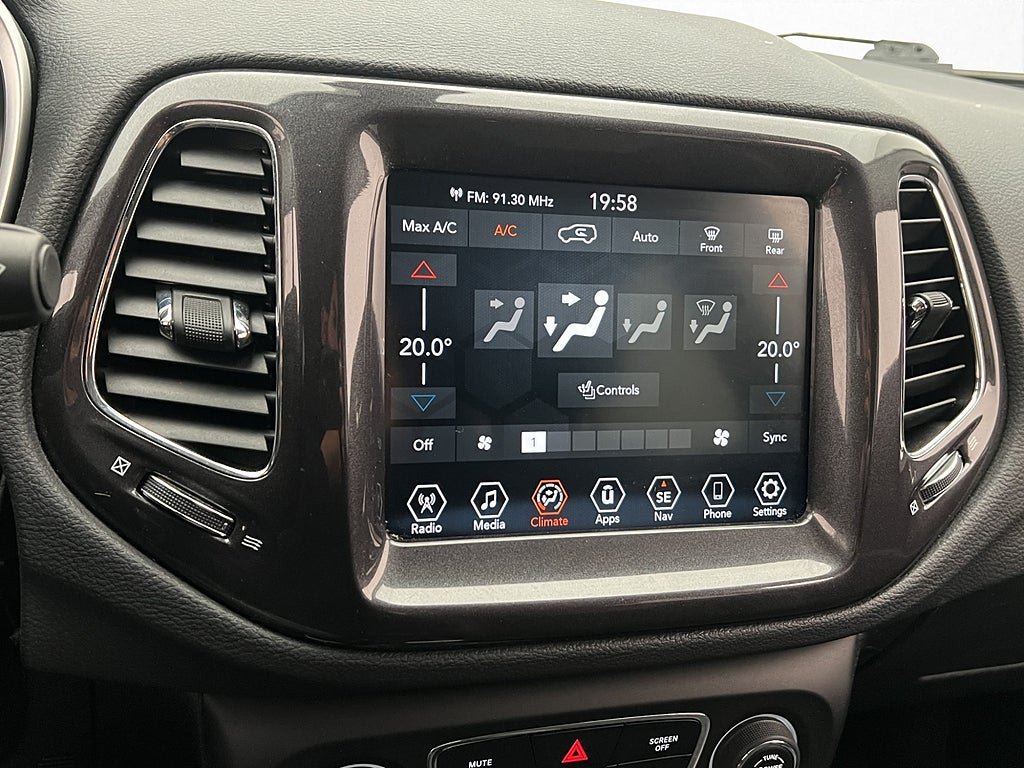 Vehicle Image 18