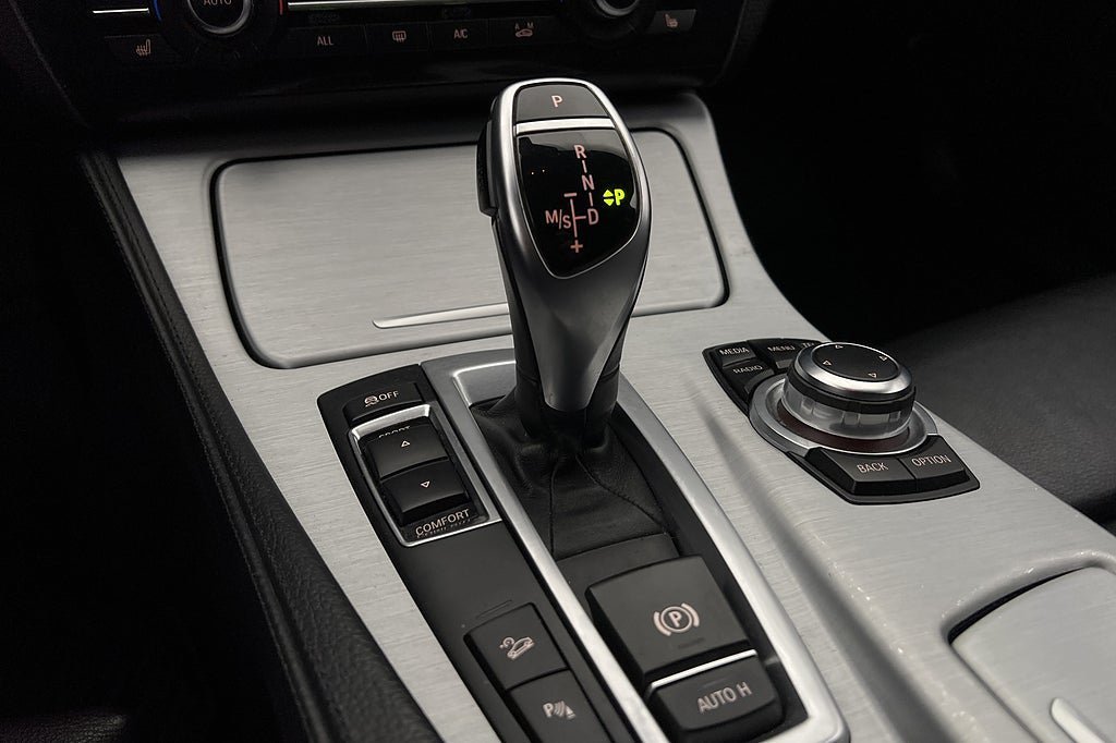 Vehicle Image 24