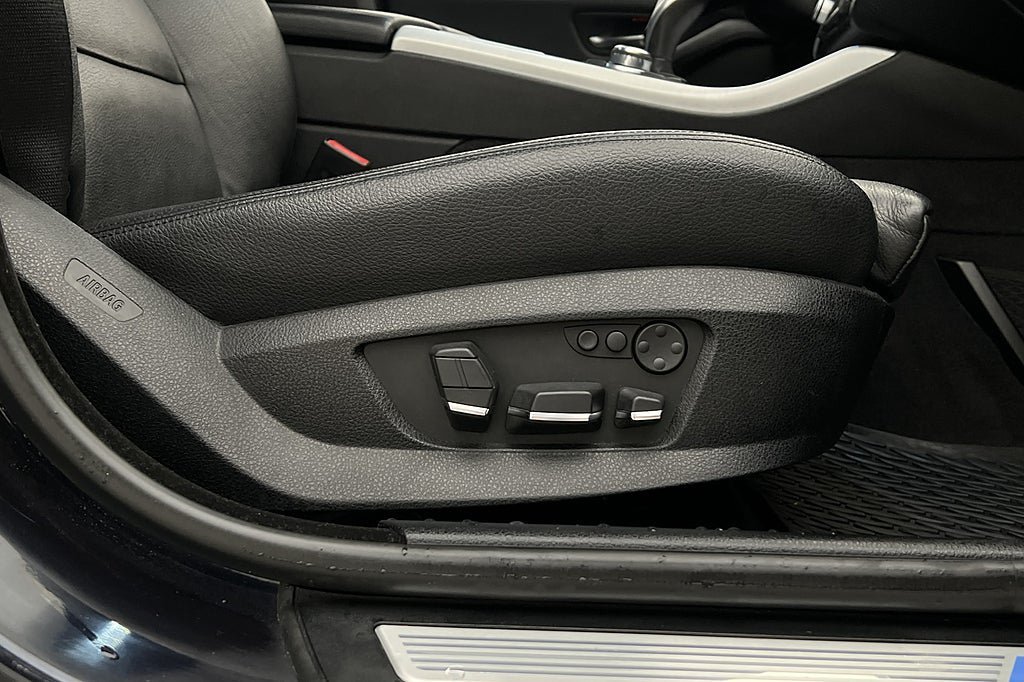 Vehicle Image 28