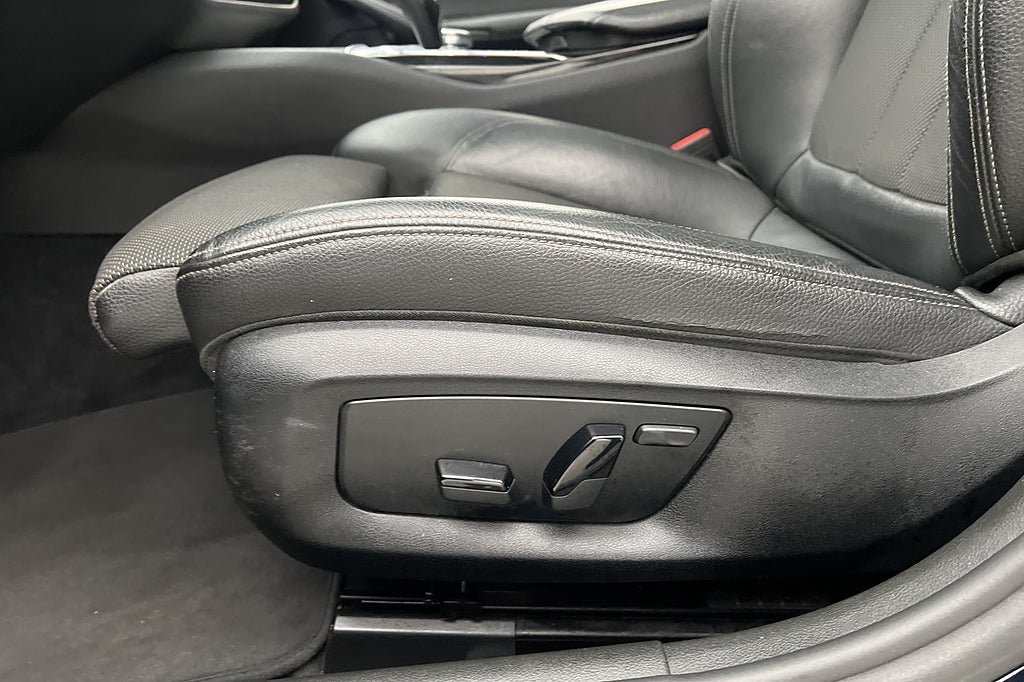 Vehicle Image 28