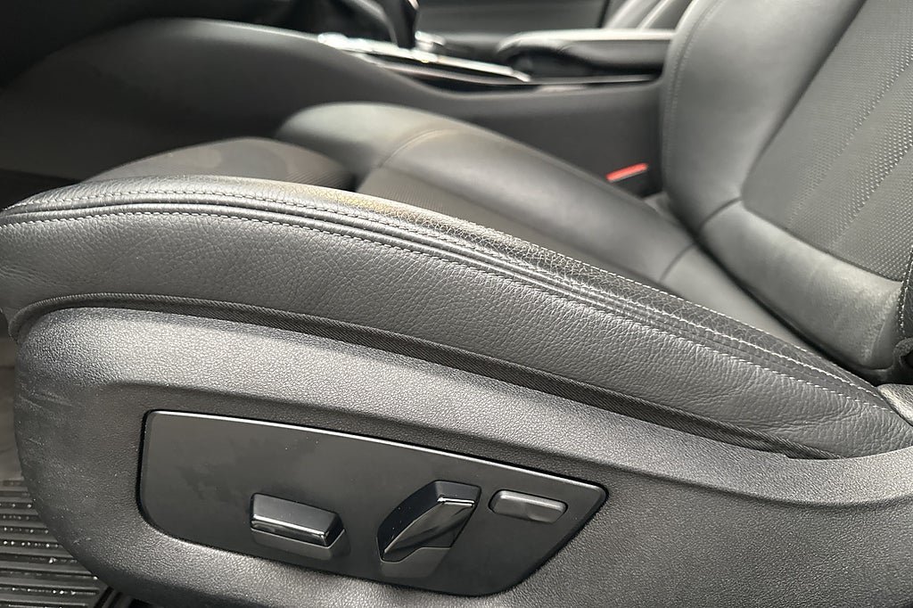 Vehicle Image 23