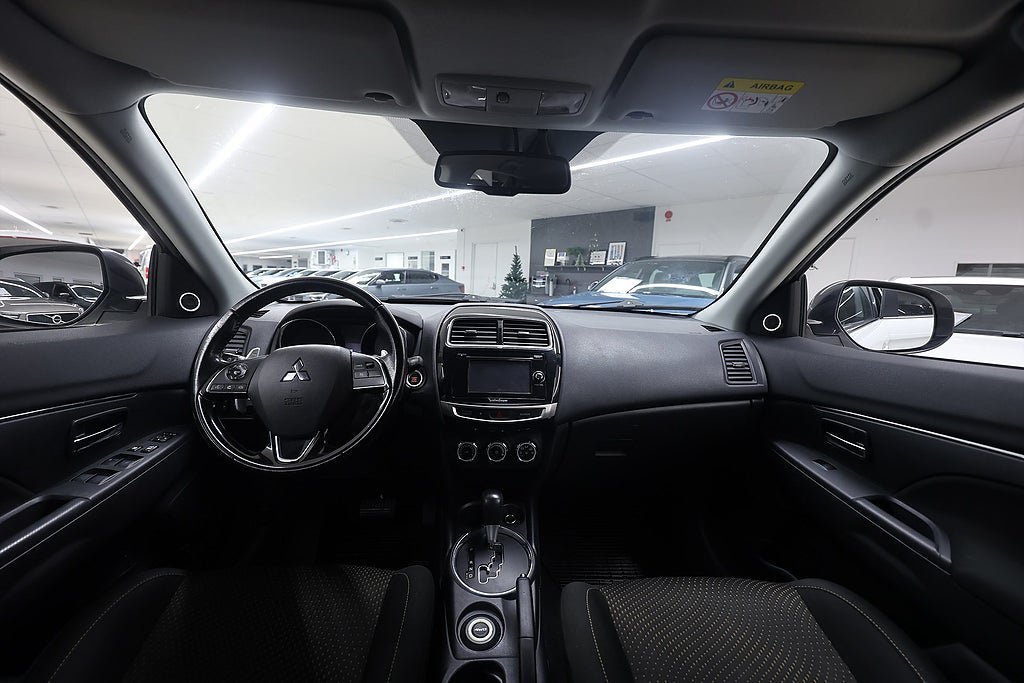 Vehicle Image 12