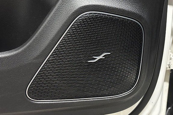 Vehicle Image 28