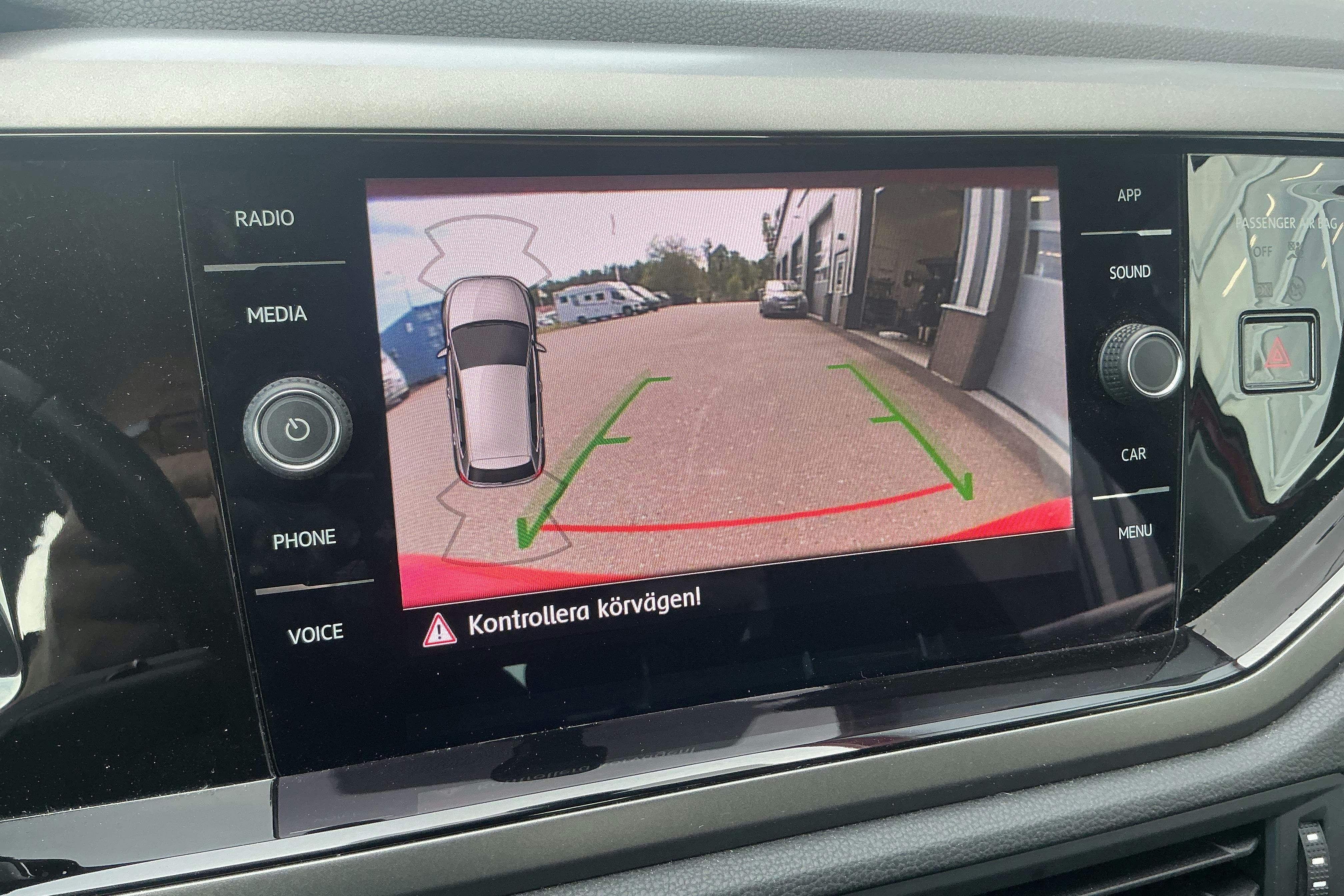 Vehicle Image 12
