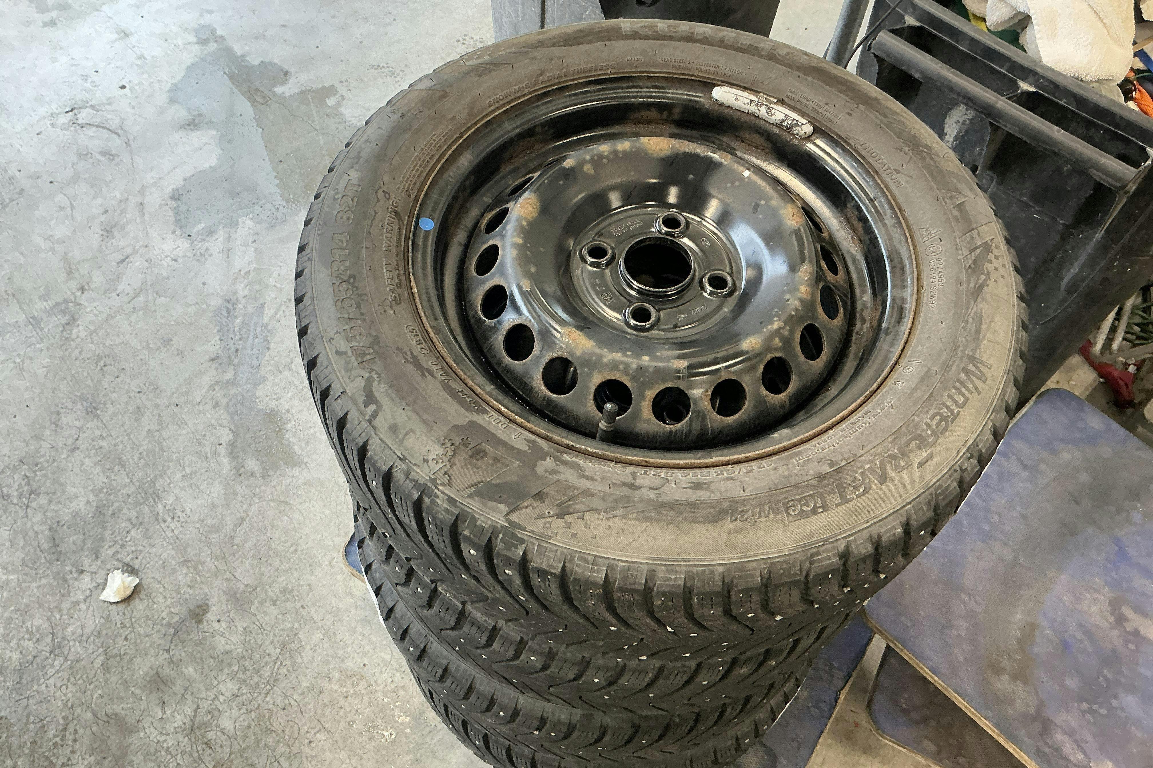 Vehicle Image 12