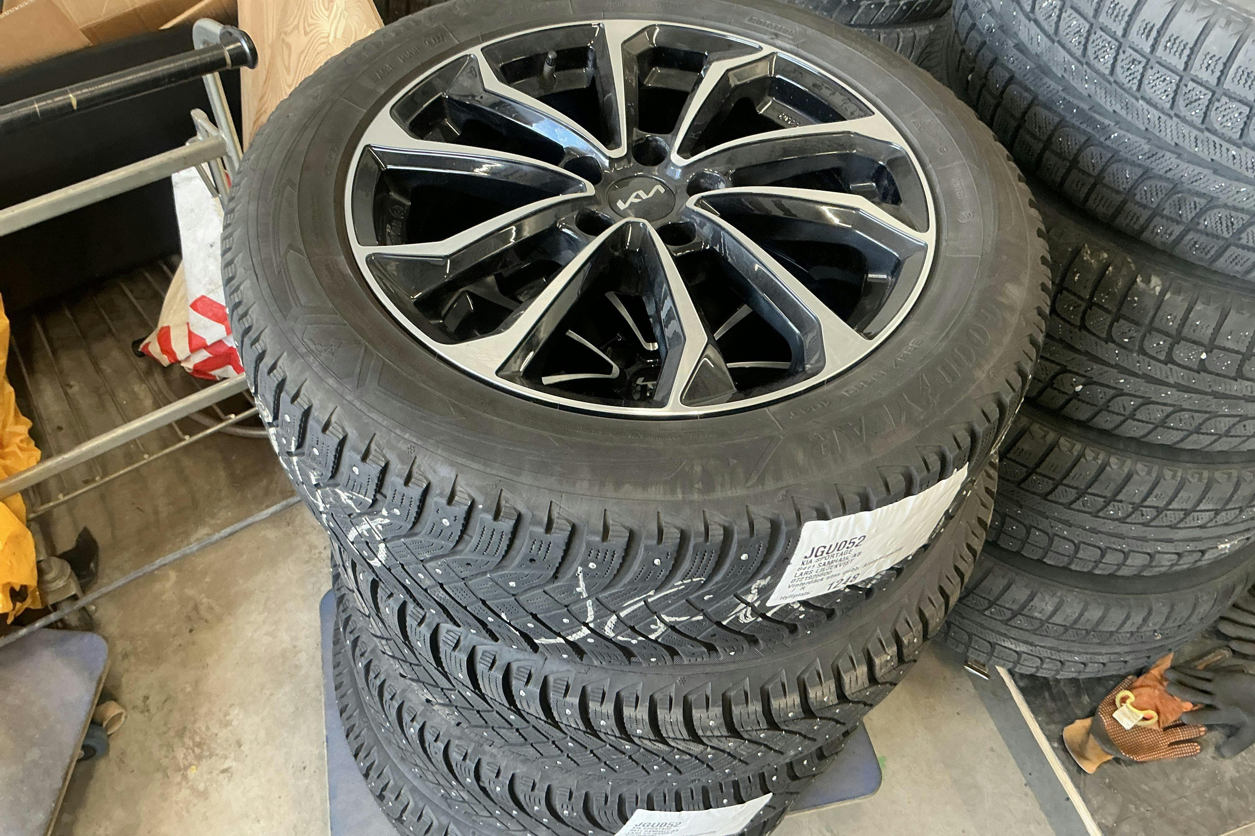 Vehicle Image 17