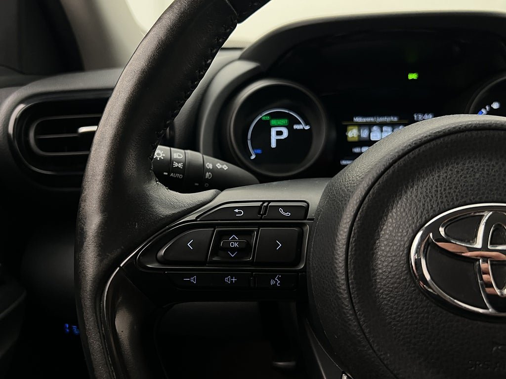 Vehicle Image 13