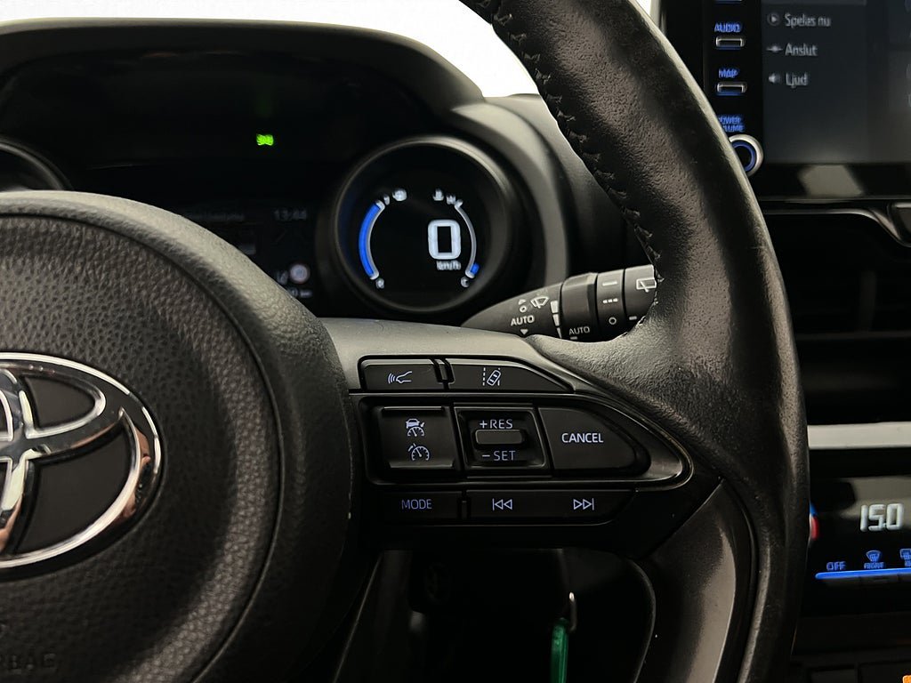 Vehicle Image 15
