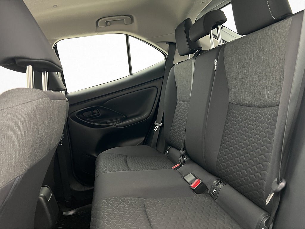 Vehicle Image 23