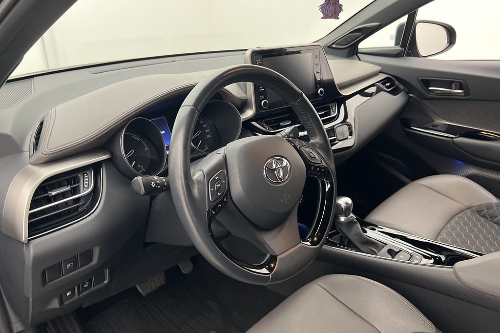 Vehicle Image 11