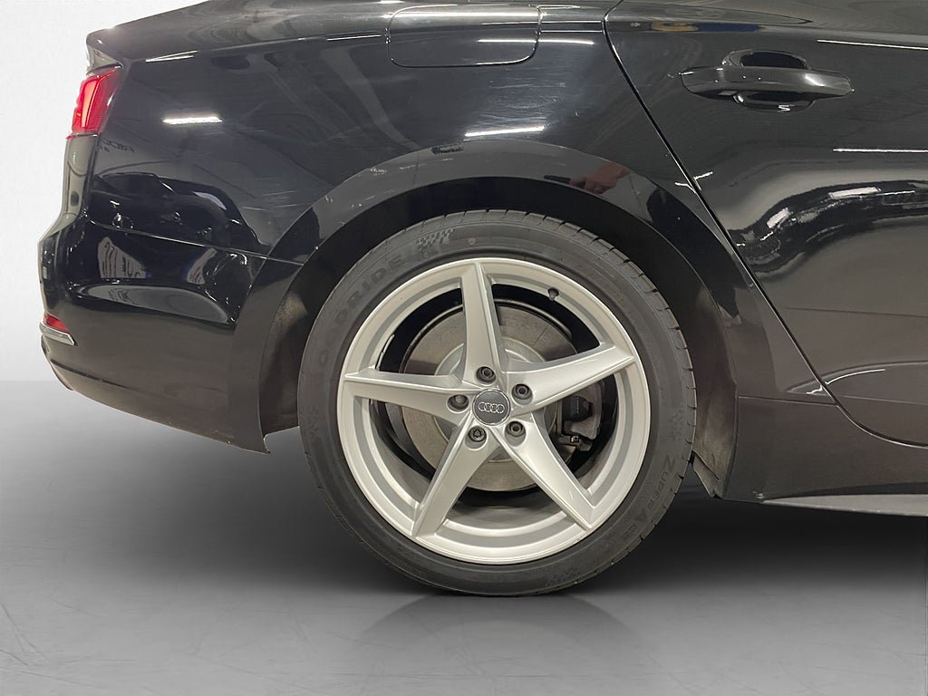 Vehicle Image 33