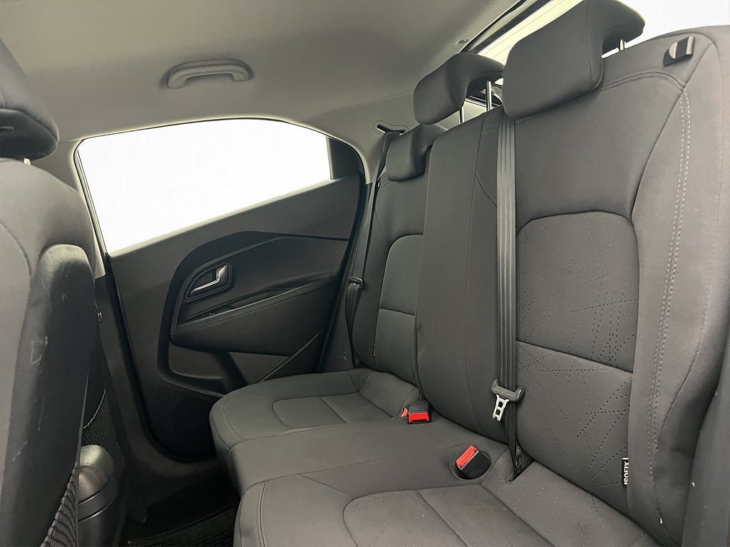 Vehicle Image 23