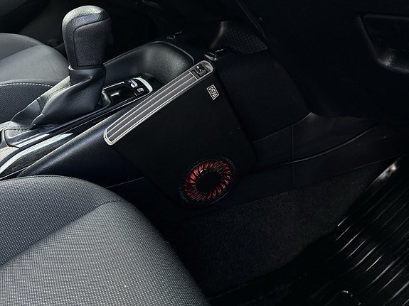 Vehicle Image 18