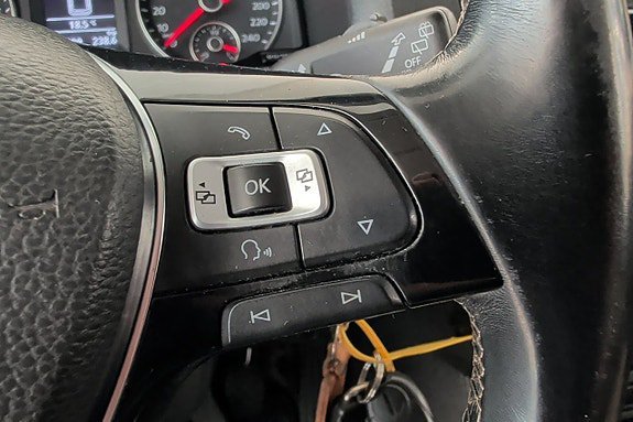 Vehicle Image 26