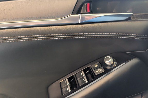 Vehicle Image 23