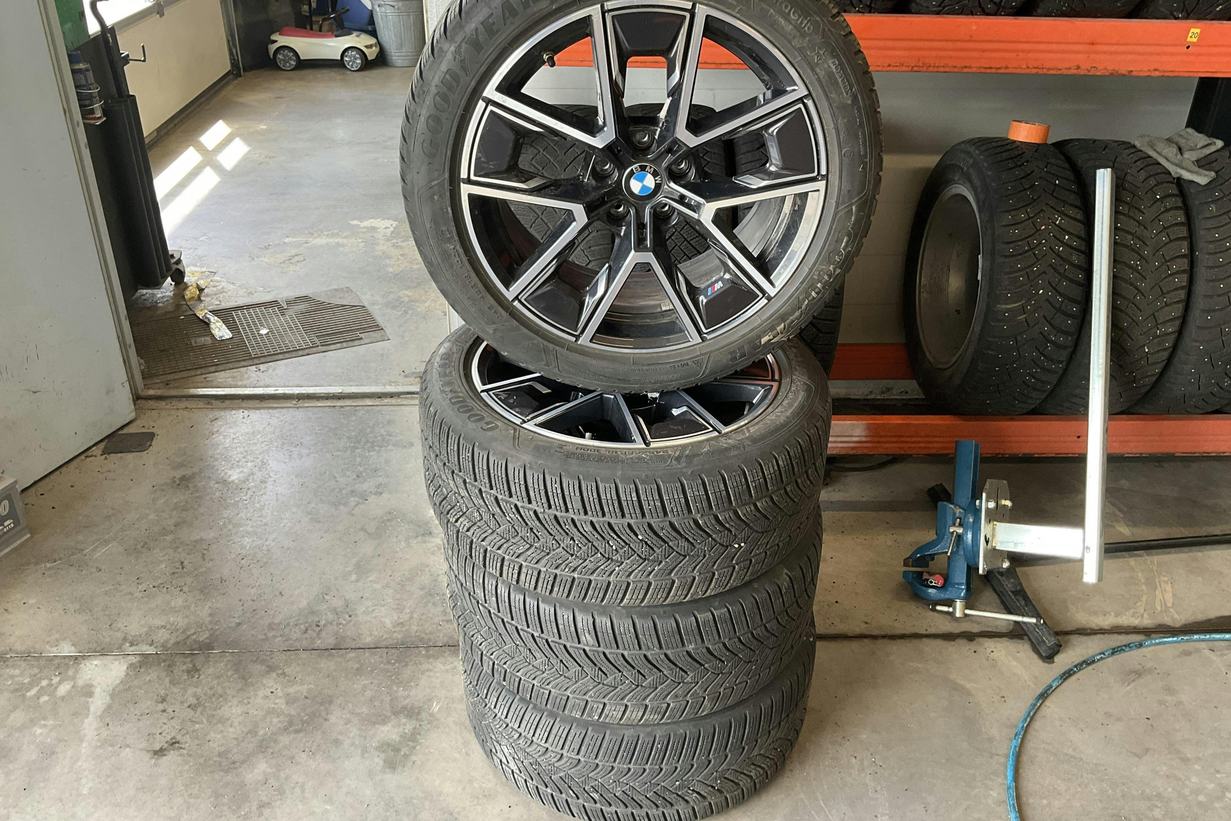 Vehicle Image 18