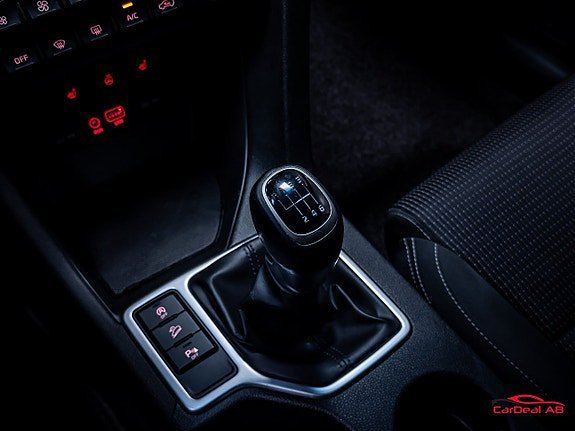 Vehicle Image 24