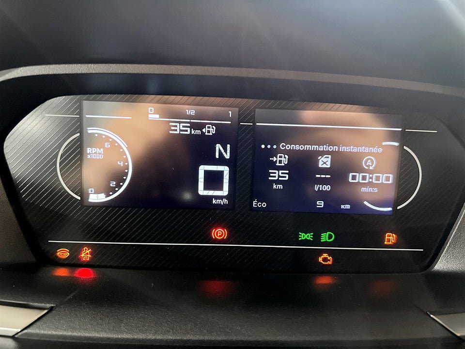 Vehicle Image 10