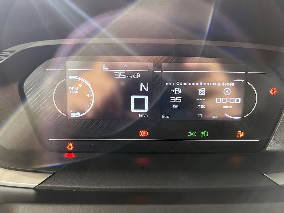 Vehicle Image 10