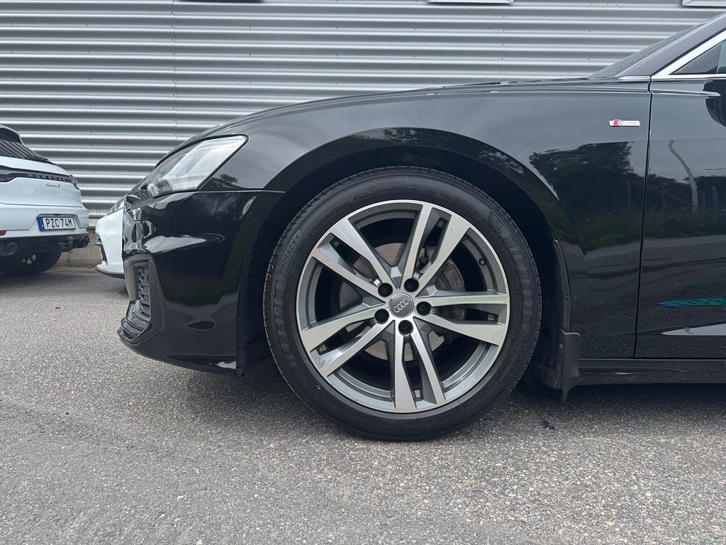 Vehicle Image 6