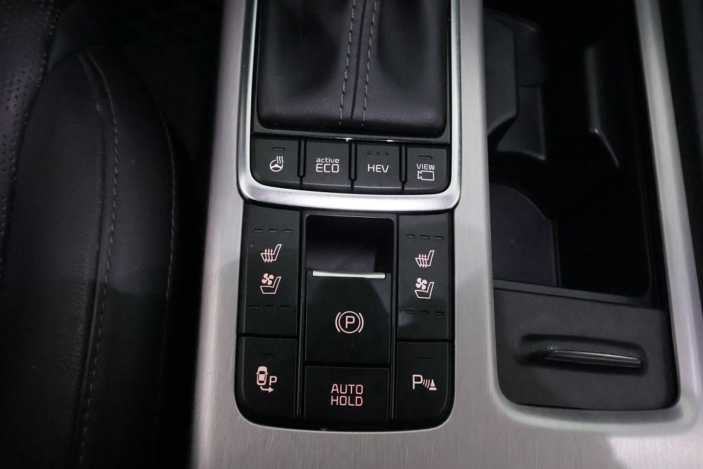 Vehicle Image 24