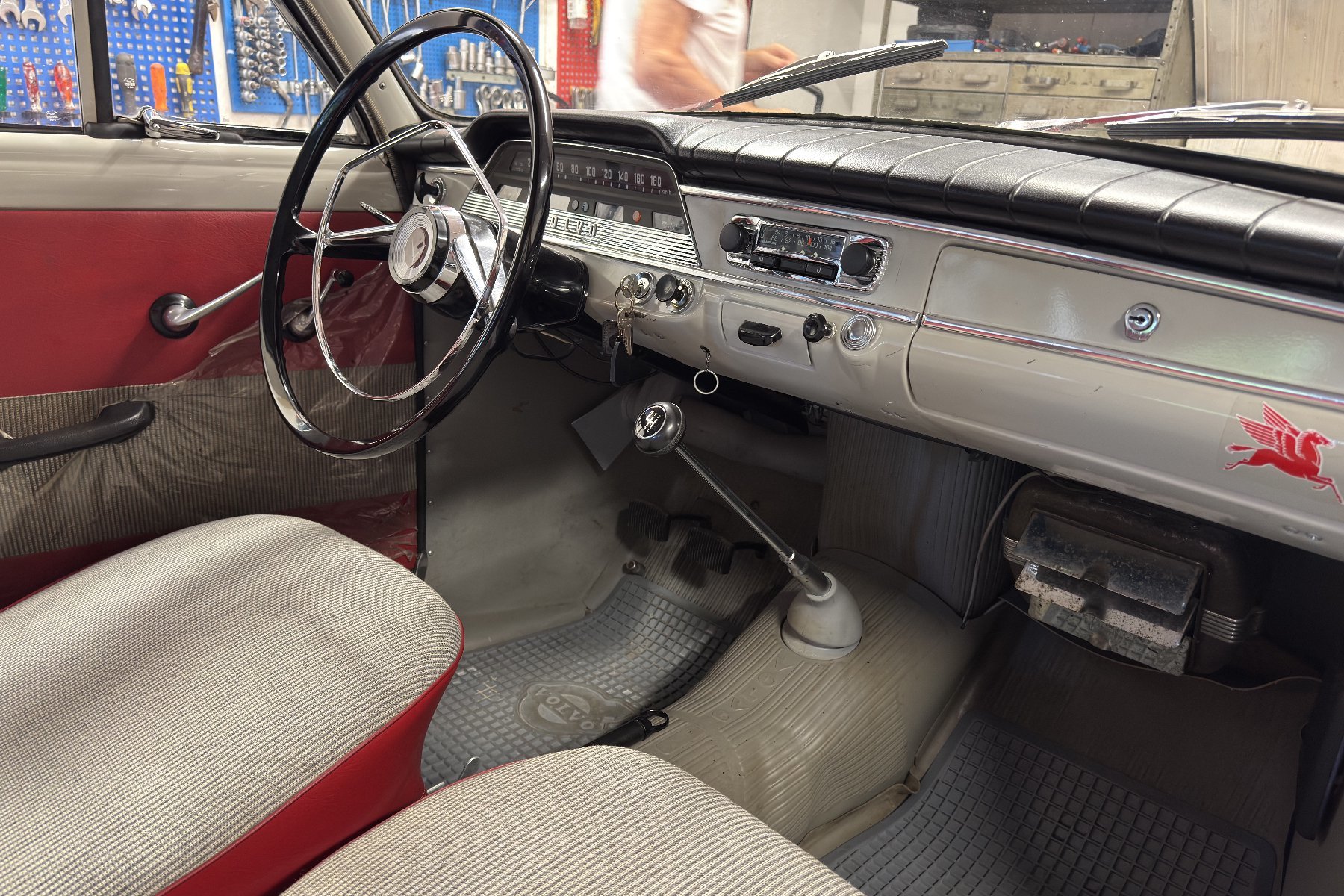 Vehicle Image 12