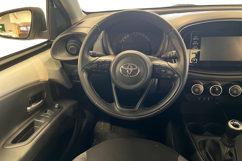 Vehicle Image 9