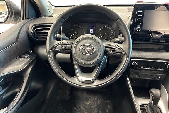Vehicle Image 9