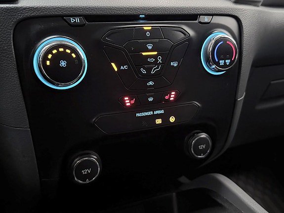 Vehicle Image 27