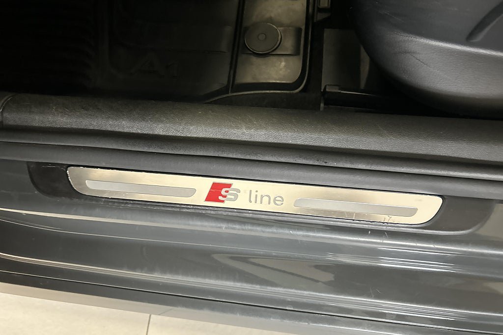 Vehicle Image 18
