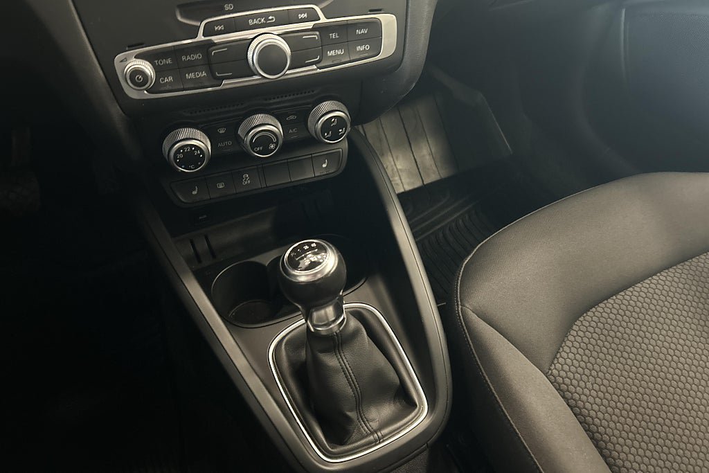 Vehicle Image 21