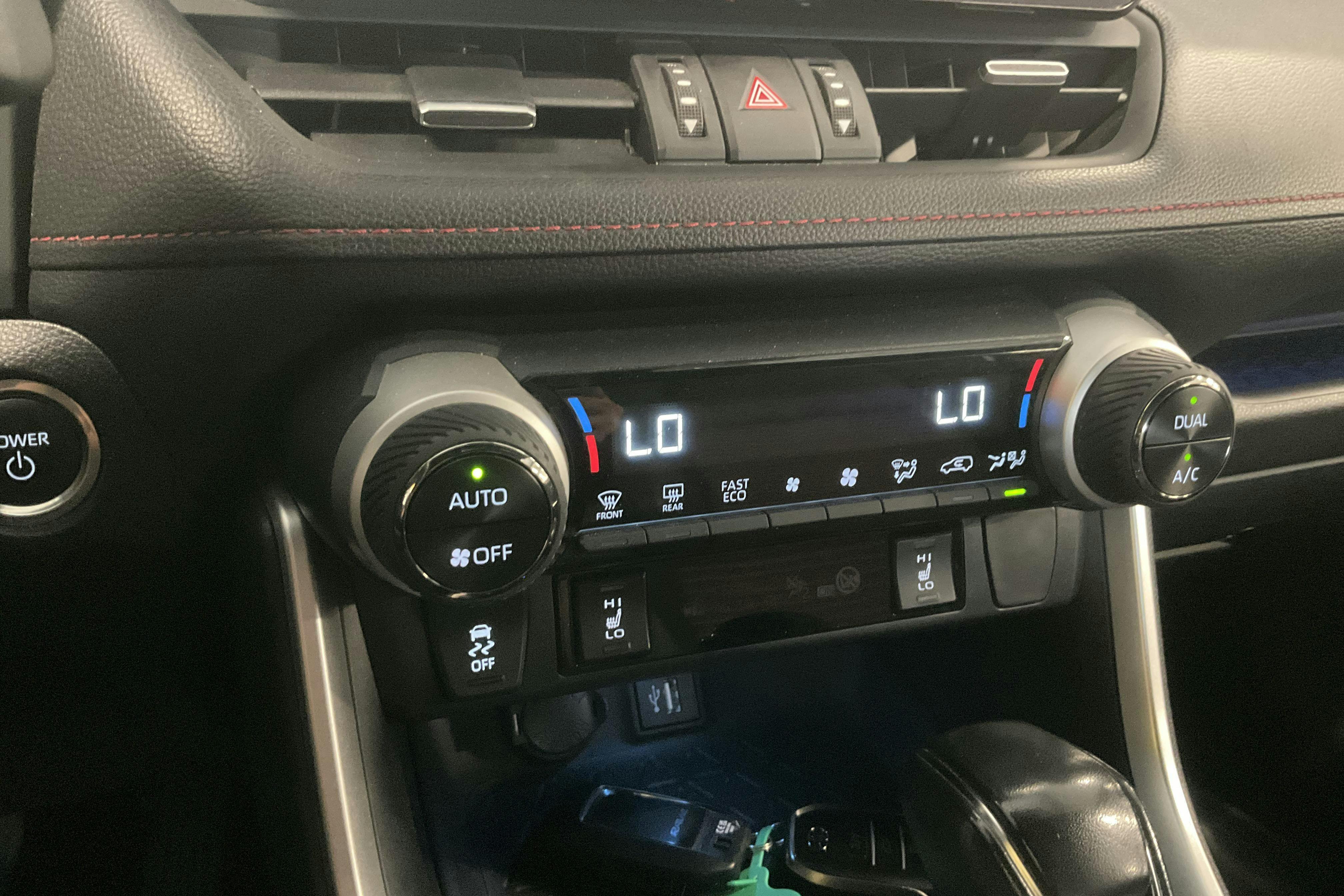 Vehicle Image 13