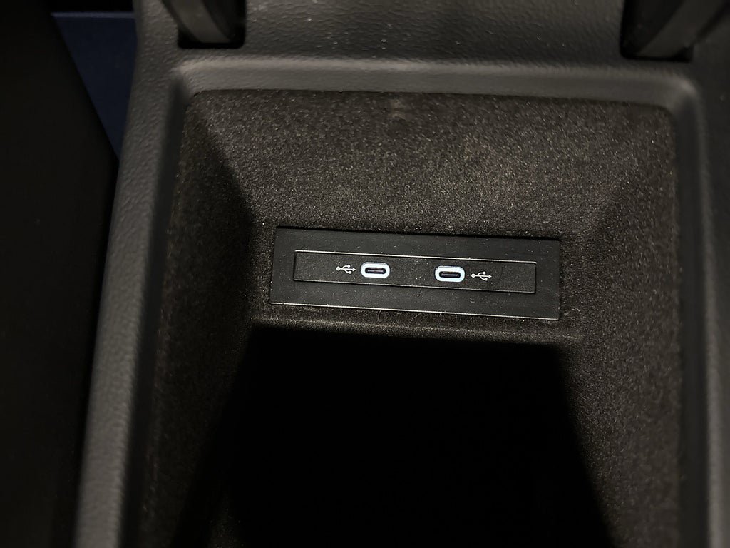Vehicle Image 26